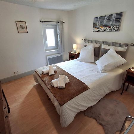 Escale Au Pied Du Chateau 阿姆博斯 外观 照片