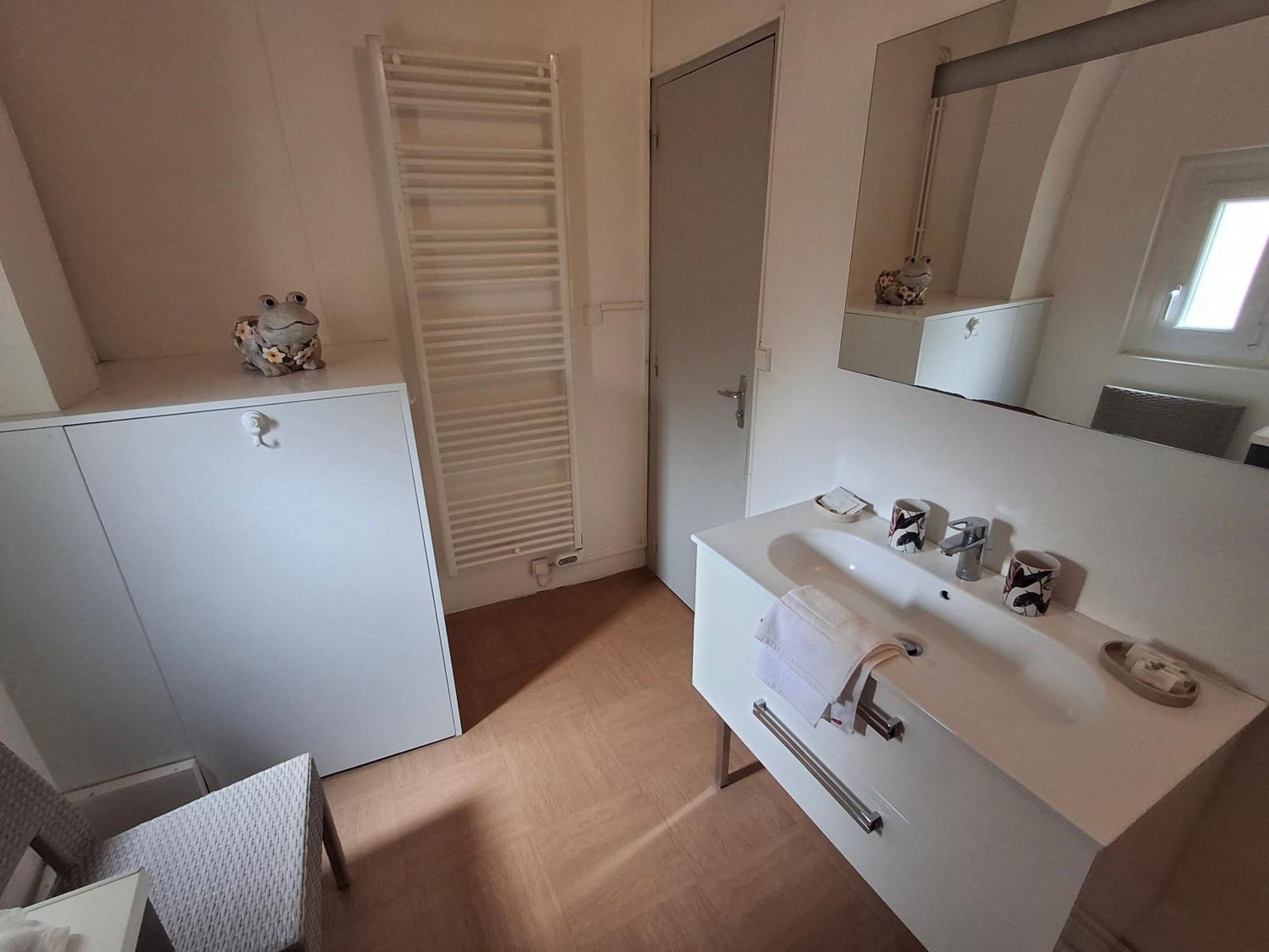Escale Au Pied Du Chateau 阿姆博斯 外观 照片